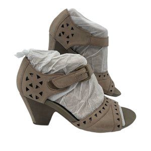 Cobb Hill by New Balance Brown & Gray Leather Sandals | High Heel Cone Style